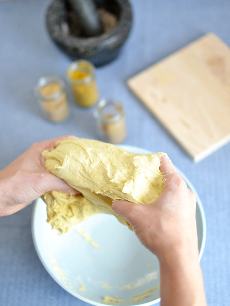 veganes-naan-brot-zubereitung